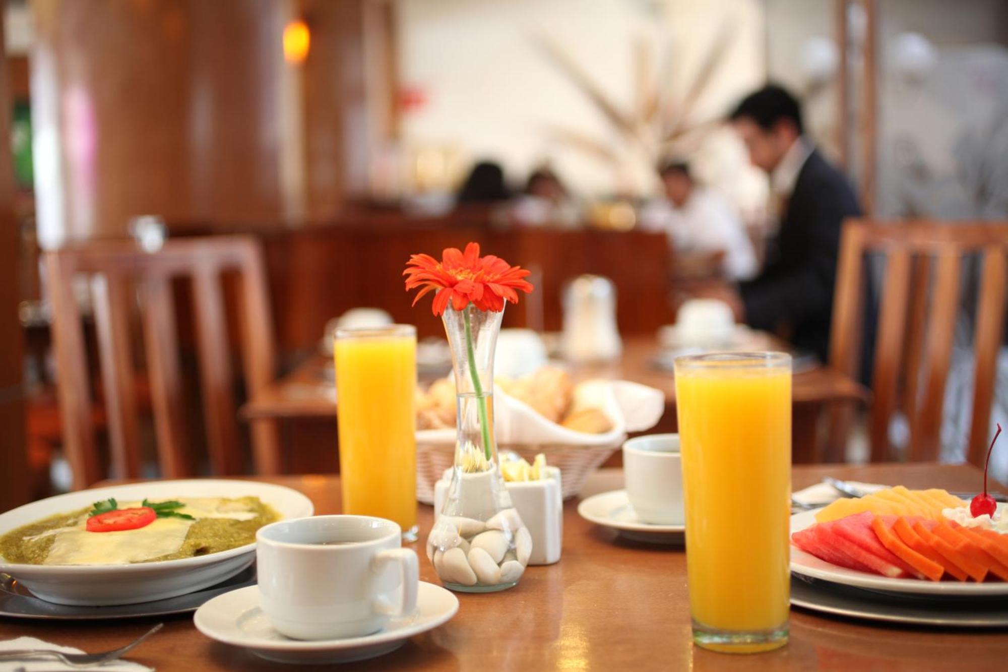Hotel Emily Pachuca ภายนอก รูปภาพ