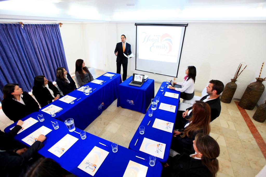 Hotel Emily Pachuca ภายนอก รูปภาพ